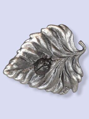 Vintage 90s Marjolein Bastin Pewter Ladybug Leaf Brooch